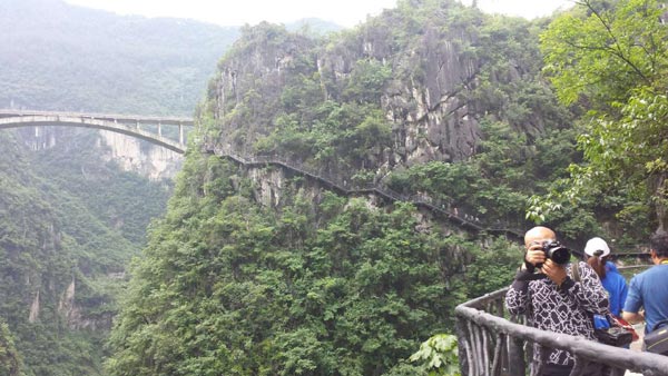 Canyon running through the city in Chongqing