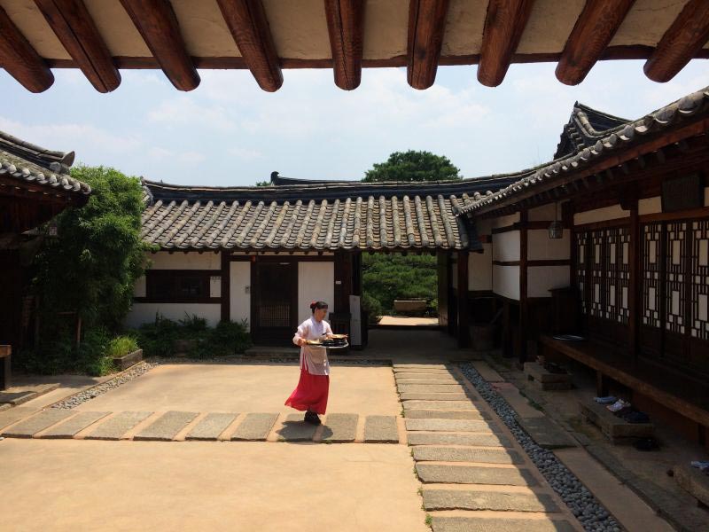 Photos of a restaurant in Gyeongju manifest Korean culture