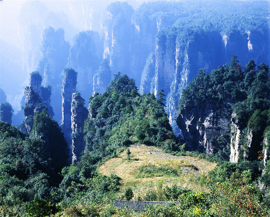 Beautiful images capture amazing Zhangjiajie