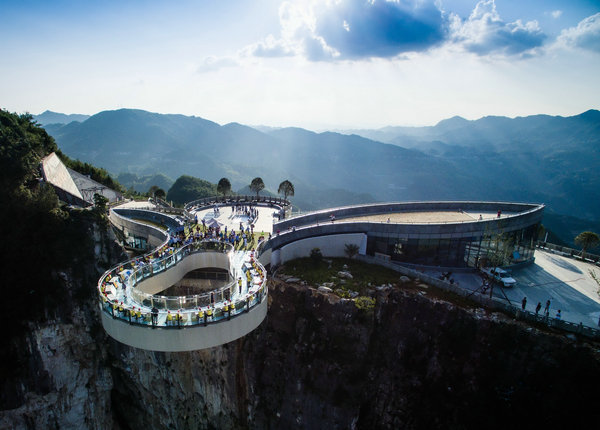 The gorgeous gorges on Yangtze River