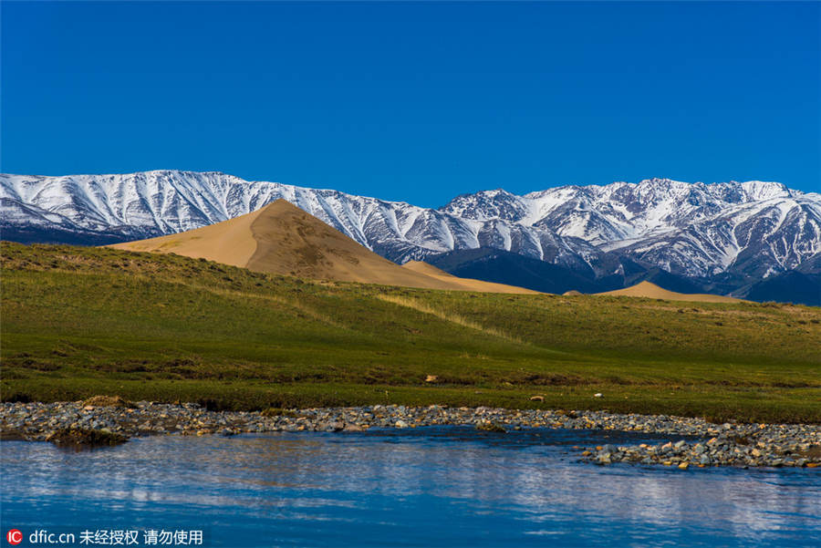 Xinjiang's Barkol grasslands look like a fairyland