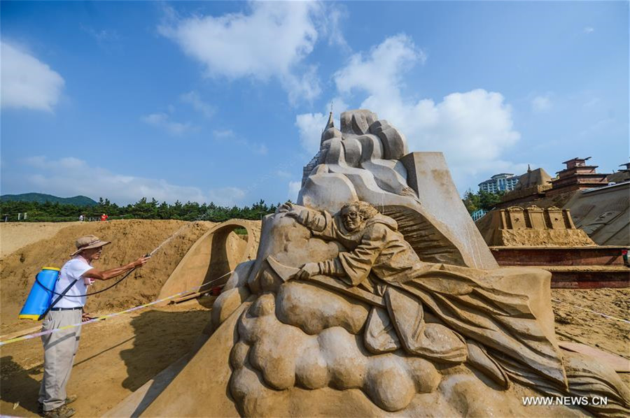 Sand sculptures created to greet upcoming G20 summit