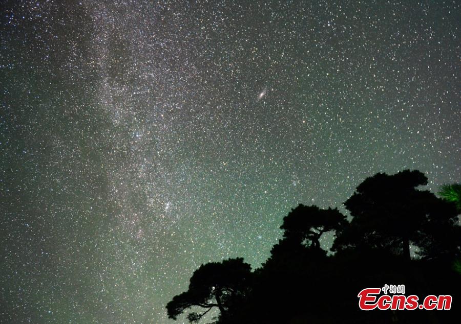 'Starry, starry nights' over Sanqing Mountain