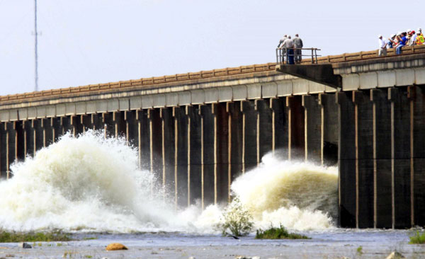 Louisiana braces as flood spillway opens