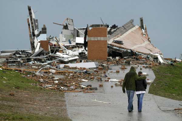 Monster tornado hits US