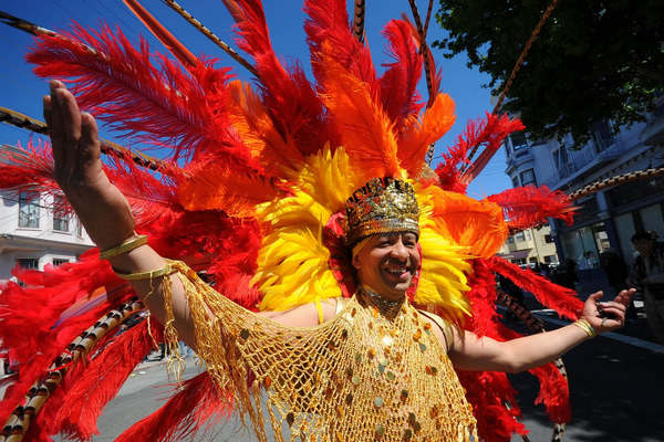 San Francisco Carnival Grand Parade kicks off