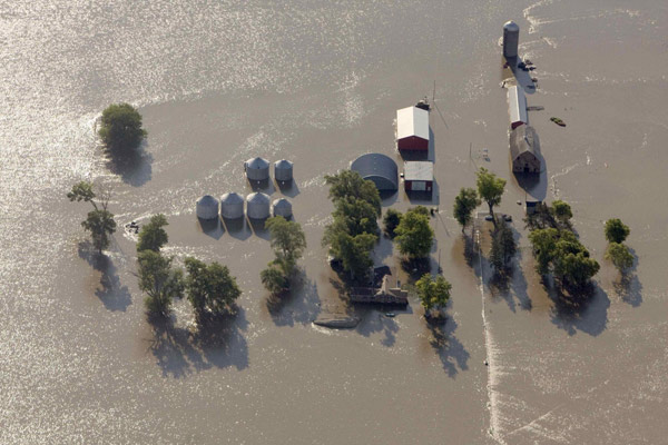 Berm collapses at US nuclear plant