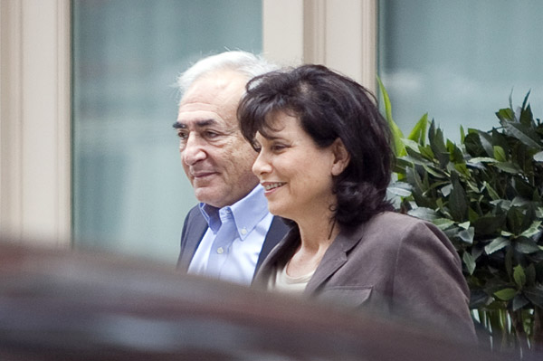 Ex-IMF boss Strauss-Kahn returns to NYC townhouse