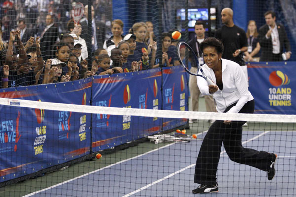 Michelle Obama flaunts tennis skills