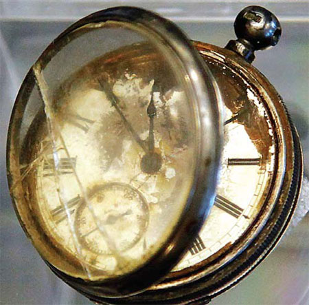 5,000 relics from Titanic to go on auction in NYC