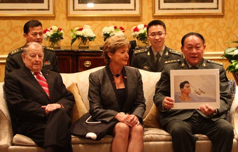 Chinese defense minister meets 'Flying Tigers'