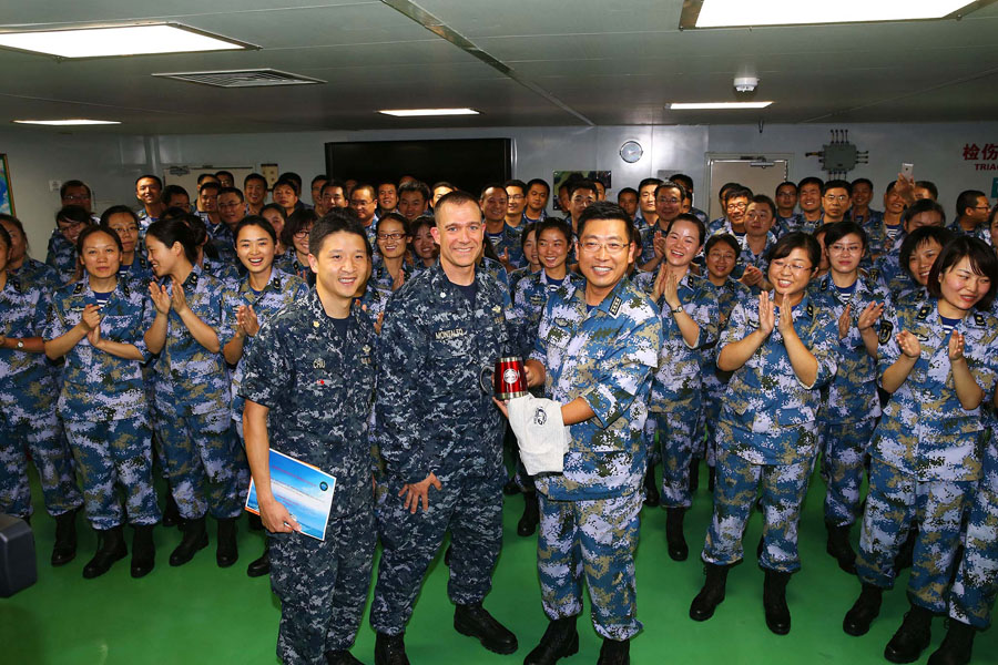 Chinese, US naval hospital ships conduct exchange