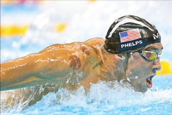 Phelps puts spotlight on cupping