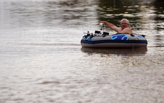 Threatened Australian town gets flood reprieve