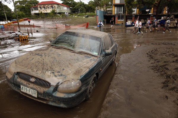 Flood-stricken Brisbane 'improving daily': official