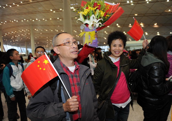 More stranded Chinese fly back home from Egypt