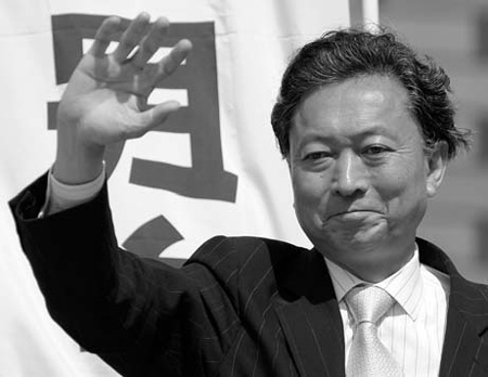 'Alien' ex-PM haunts successor in Japan