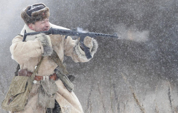 WWII battle re-enactment held in Kiev