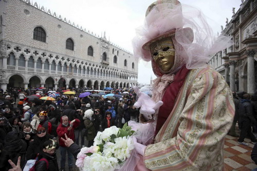 Venetian Carnival: Guess who am I?