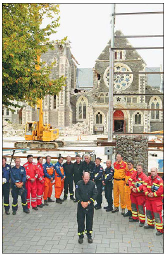 NZ mourns quake dead with 2 minutes of silence