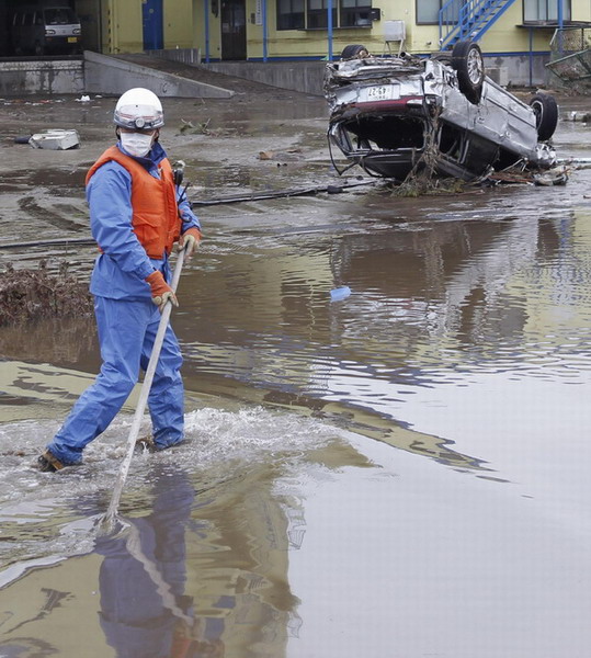 In pictures: Japan quake aftermath