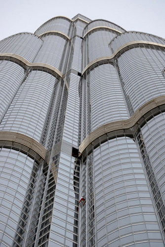 French 'Spiderman' climbs world's tallest tower