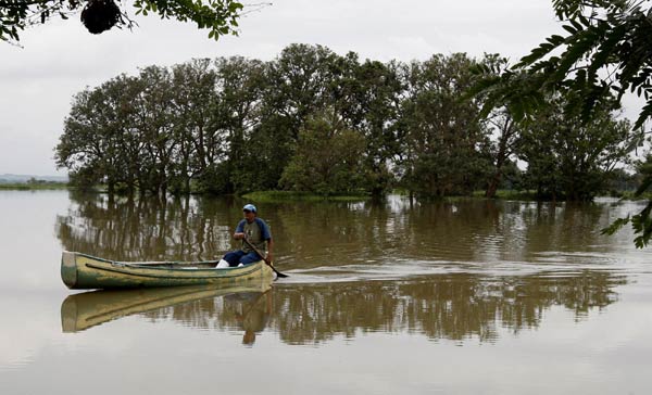 Heavy rains hit Colombian city