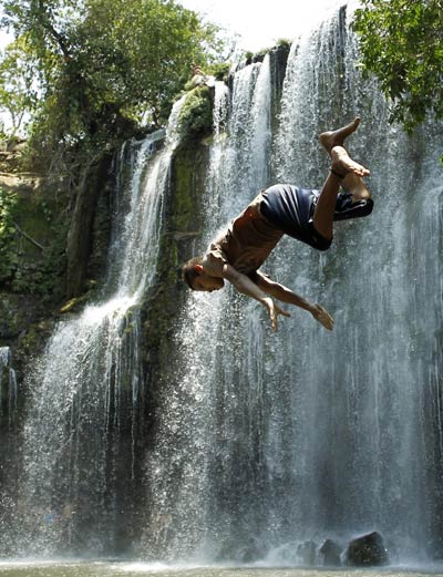 Take a bath in waterfall