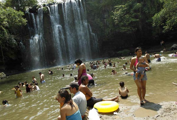 Take a bath in waterfall