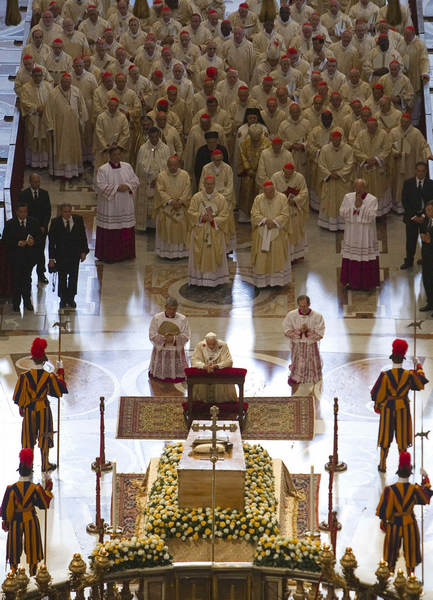 Pope beatifies John Paul before 1m faithful