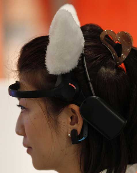 Artificial cat ears react to brainwaves