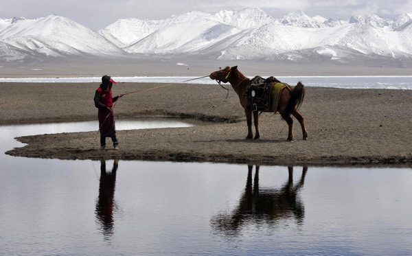 Snapshots: the world in 24 hours, May 10