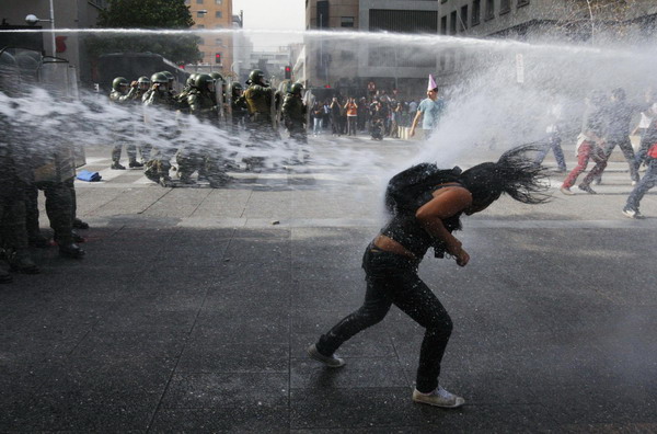 Chile students protest for education reform