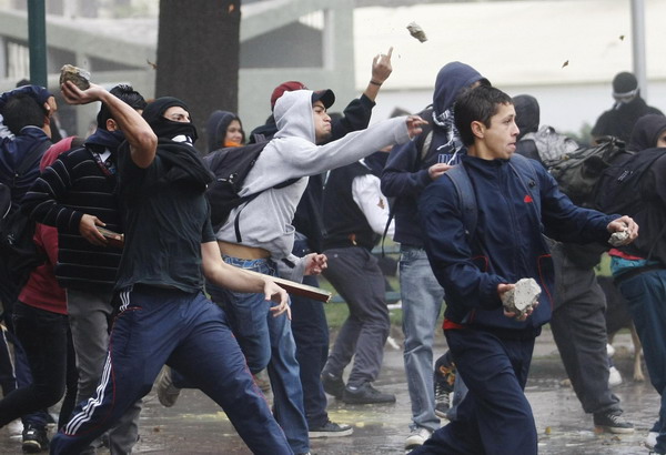 Chile students protest for education reform