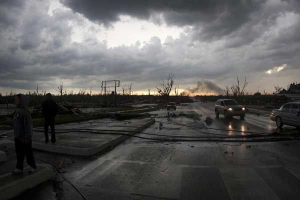 Deadly tornado lashes US Missouri town