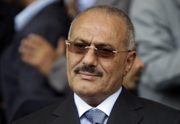 Injured Yemeni leader flies to Saudi for care