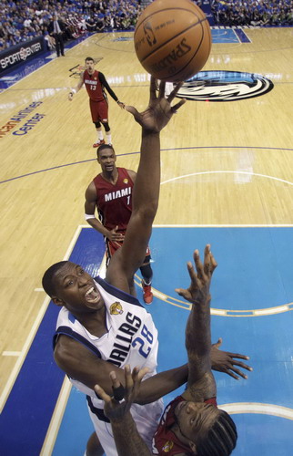 Heat beat Mavs in NBA Finals Game 3