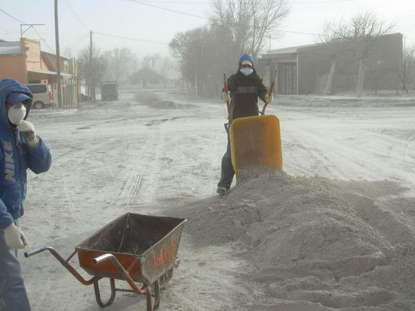 Argentina's Bariloche covered in ash