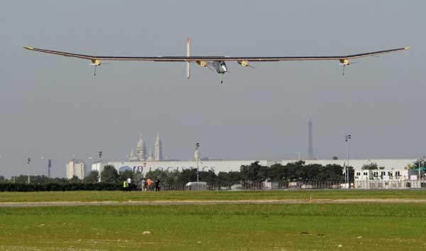 Solar-powered aircraft in Paris Air Show