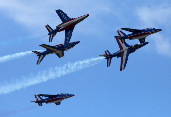 Gravity-defying stunts at Belgium air show