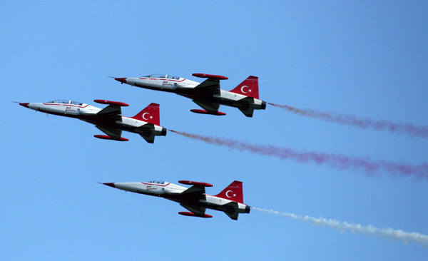 Gravity-defying stunts at Belgium air show