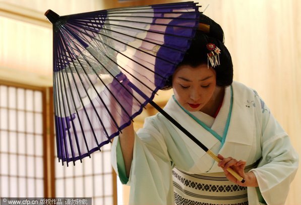 Geisha shows promote tourism in central Japan