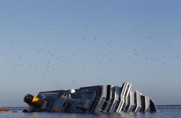 Death toll of Italian ship wreck rises to 12