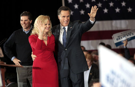 Romney wins primary races in Michigan