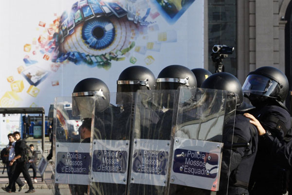 Students, police clash in Barcelona