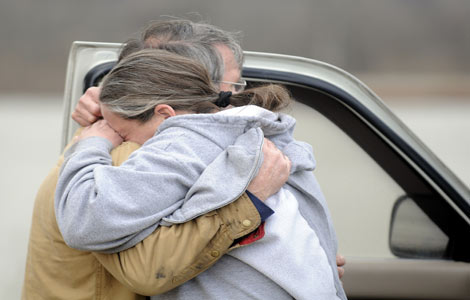 Storms wreak havoc in Midwest United States, killing at least 12