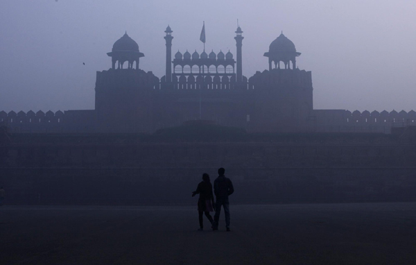 New Delhi: night and day