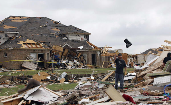 Swarm of tornadoes rip through Texas