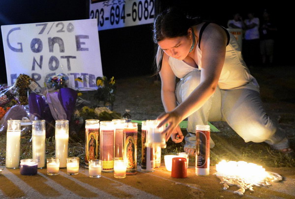 Vigil held in Aurora for theater shooting victims