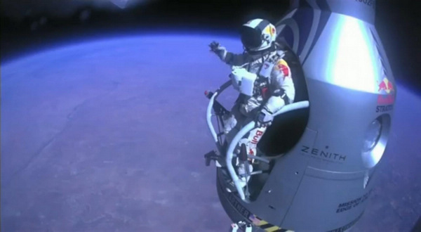 Felix Baumgartner makes record-setting skydive